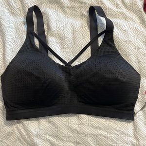 Victoria sport bra black